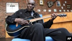 Umuyi uOliver Mtukudzi