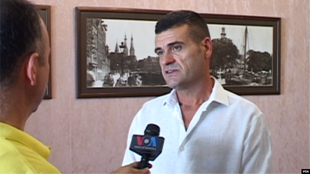 Tiranë: Patozi del me nismën e ndërprerjes së garës Basha-Selami