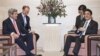 Kerry Bicarakan Korea Utara dengan PM Jepang