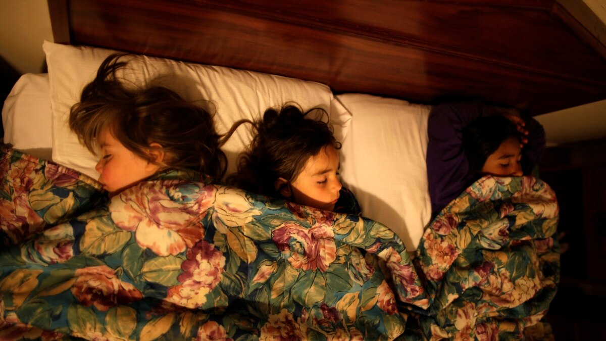 Sleep last night. Остаться без семьи сон. 유랑가족 Бродячая семья (2005) произведение