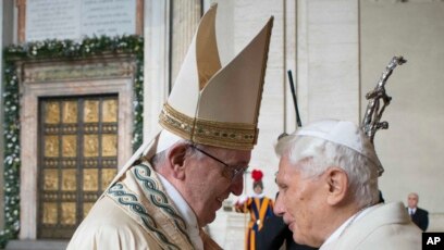 rencontre pape francois et benoit xvi