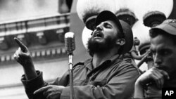 1959-cu ildə Fulgensio Batistanı devirən Fidel Kastro Kubada kommunist diktaturası qurub.