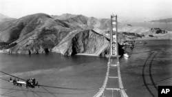 Builders at work on the Golden Gate Bridge in 1935