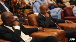 Alpha Condé et Cellou Dalein Diallo lors d'une rencontre à Conakry, le 6 novembre 2010.