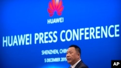 Kepala Penasehat Hukum Huawei, Song Liuping, dalam konferensi pers di Shenzhen, China, 5 Desember 2019.