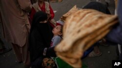 مقام های ملل متحد هشدار داده اند که ۲۴ میلیون نفر به شمول میلیون ها کودک در افغانستان با خطر گرسنگی مواجه است