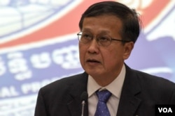 FILE-Photo: Minister of Commerce Pan Sorasak in Phnom Penh on June 28, 2016. (Hean Socheata/VOA Khmer)