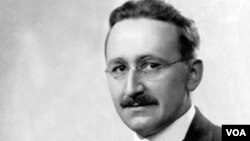 Fridrix Auqust von Hayek (1889-1992), Avstriya İqtisadi Məktəbinin banisi, azad bazar prinsiplərinin ən qüdrətli intellektual müdafiəçilərindən biri olub.
