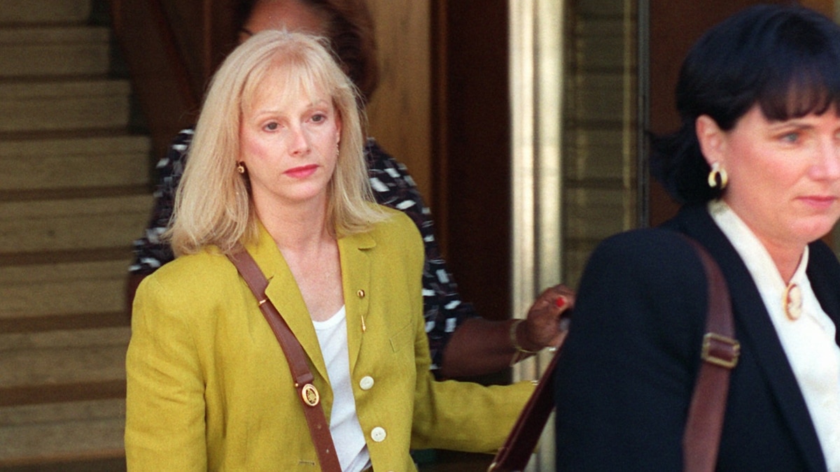 Sondra Locke, Oscar-Nominated Actress, Dies At 74