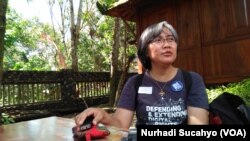 Valentina Sri Wijiyati, relawan Mafindo dari Yogyakarta. (VOA/Nurhadi Sucahyo)
