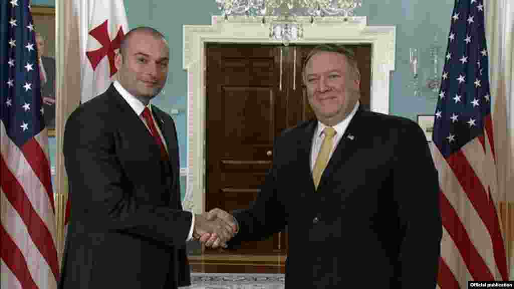 وزیر خارجه گرجستان در واشنگتن با مایک پمپئو وزیر خارجه ایالات متحده آمریکا دیدار کرد. گرجستان از متحدان آمریکا است.