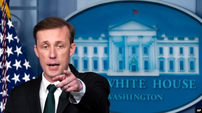 Penasihat Keamanan Nasional AS Jake Sullivan berbicara kepada awak media dalam konferensi pers di Gedung Putih, Washington, pada 17 Agustus 2021. (Foto: AP/Manuel Balce Ceneta)