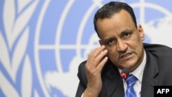 The United Nations Special Envoy for Yemen, Ismail Ould Cheikh Ahmed gestures during a press conference after the peace talks on Yemen, on June 19, 2015 at the UN offices at Geneva.