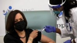 Kamala Haris vakcinisana protiv Kovida