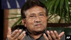 Cựu Tổng thống Pervez Musharraf tại một cuộc họp báo ở Karachi, Pakistan, 31/3/2013.