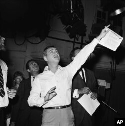 FILE - Shelley Berman, pictured Aug. 6, 1962, in New York City.