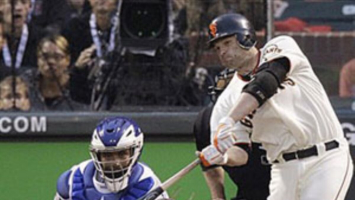 Giants win World Series behind Lincecum, Renteria