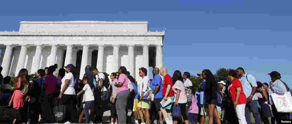 Dad ka qeybgalay xuska 50 sano guurada ka soo wareegatay isu-soo bixii Washington.