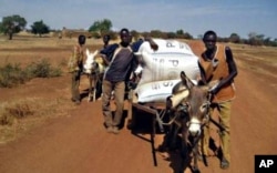 De jeunes paysans burkinabè en forrmation