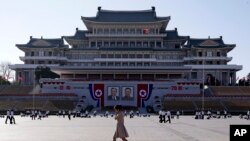 Suasana persiapan HUT ke-70 Korea Utara di Kim Il Sung Square, Pyongyang, Korea Utara, 7 September 2018. 