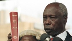 Rais Daniel Arap Moi enzi za uhai wake akila kiapo cha kuongoza taifa la Kenya