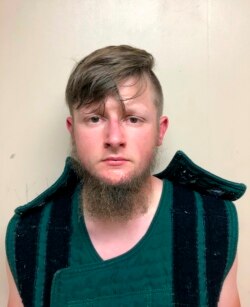 21岁男子罗伯特·亚伦·朗（Robert Aaron Long）为亚特兰大数起枪击案的犯罪嫌疑人。