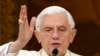 پاپ سابق دلیل آزار و اذیت جنسی در کلیسا را به گردن «انقلاب جنسی دهه ۱۹۶۰» انداخت