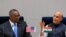 Bộ trưởng Quốc phòng Mỹ Lloyd Austin và Bộ trưởng Quốc phòng Ấn Độ Rajnath Singh trò chuyện trong sự kiện phát biểu chung tại New Delhi, Ấn Độ, ngày 20 tháng 3, 2021.
