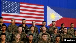 Los filipinos en su gran mayoría apoyan ayuda militar de Estados Unidos, según encuestas.