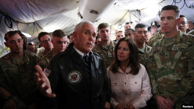 Pence, Erbil havaalanında soruları yanıtladı