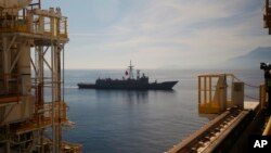 ترکی کا بحری جہاز ڈرلنگ کے کام کی نگرانی کر رہا ہے (فائل)