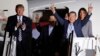 Trump recibe a los tres estadounidenses liberados por Pyongyang
