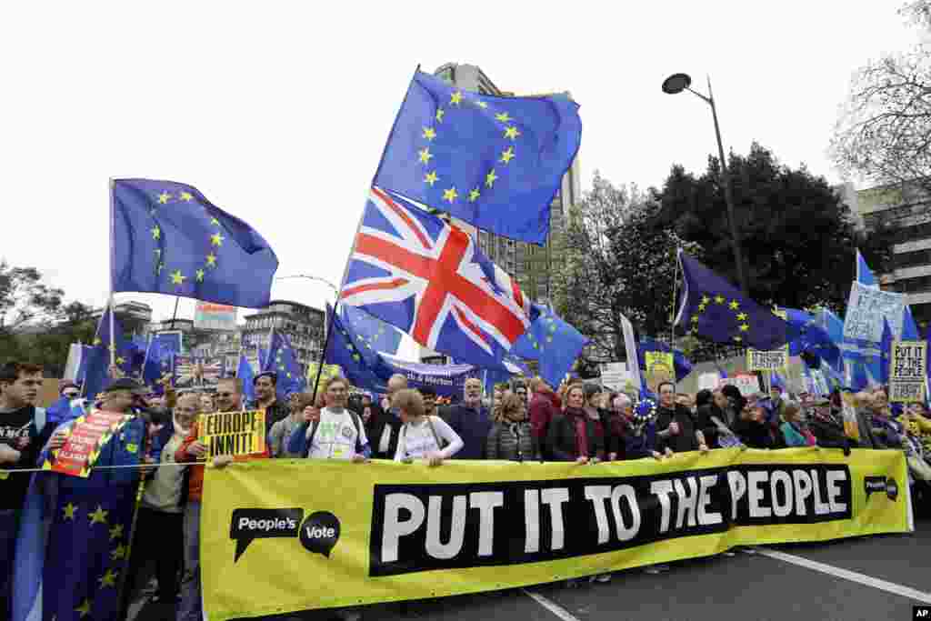 صدها هزار نفر در لندن در راهپیمایی مخالفت با خروج بریتانیا از اتحادیه اروپا، شرکت کردند.