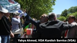 레제프 타이이프 에르도안 터키 대통령이 미국을 방문한 지난 16일 워싱턴 백악관주변에서 터키 정부 찬·반 시위자들이 충돌했다.