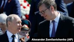 Predsednici Rusije Vladimir Putin i Srbije Aleksandar Vučić na paradi povodom Dana pobede u Moskvi