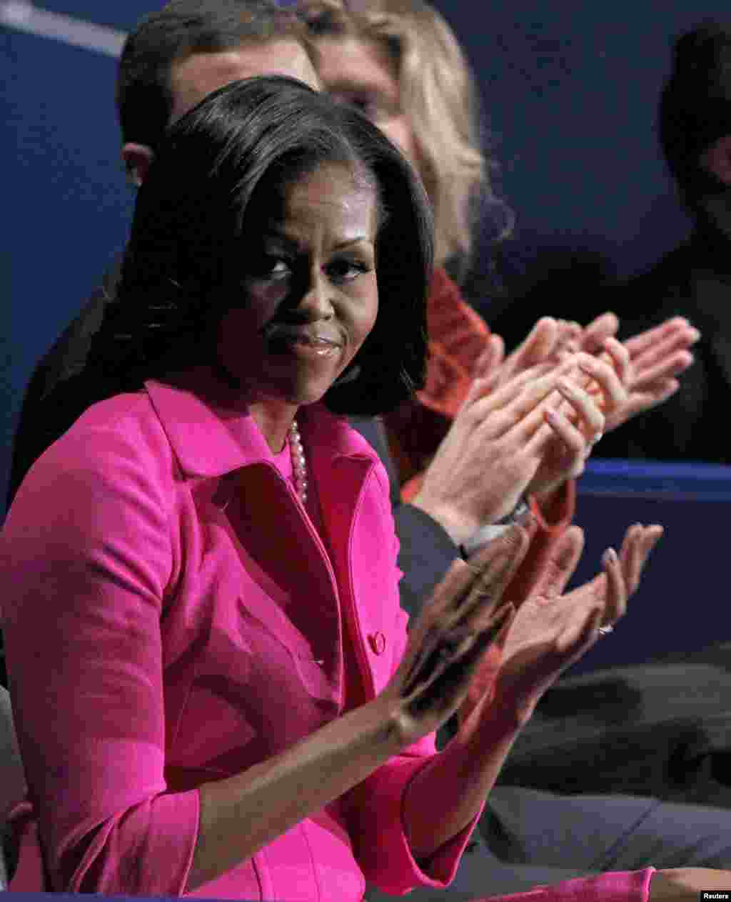 خاتون اول مشیل اوباما بھی مباحثے میں موجود تھیں۔