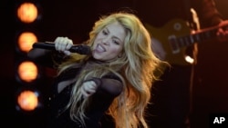 La cantante colombiana Shakira ha presentado su nuevo album.