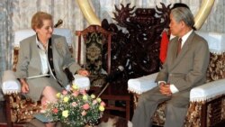 Ngoại trưởng Hoa Kỳ Madeleine Albright hội kiến Tổng Bí Thư Đỗ Mười tháng 6/1997 tại Dinh Độc lập ở Tp. Hồ Chí Minh.