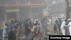 아프가니스탄 쿠람족 반자치구 파라치나르 시의 시아파 여신도 전용 이슬람사원 인근에서 31일 강력한 폭탄이 터졌다.