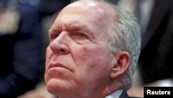 El director de la CIA Director John Brennan dijo que ISIS tiene la capacidad de hacer pequeñas cantidades de cloro y gas mostaza.

