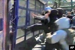 Μαζικές απεργίες και διαδηλώσεις στην Ελλάδα