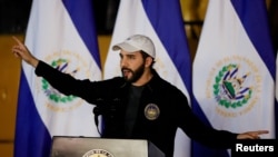 El presidente de El Salvador, Nayib Bukele, habla durante una ceremonia en Antiguo Cuscatlán, El Salvador, el 1 de noviembre de 2021. [Foto de archivo]