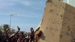 Des centaines de Guinéens manifestent à Dakar