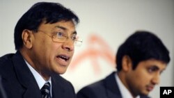 ArcelorMittal CEO Lakshmi Mittal (L) speaks at an annual results conference beside Aditya Mittal (R), ArcelorMittal Chief Financial Officer at the ArcelorMittal headquarters in Luxembourg, 10 Feb 2010