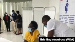 Abanyarwanda bamaze icyumweru bikingiza Covid-19