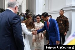 Presiden akan umumkan susunan kabinet Senin. Hal ini dikatakan di sela-sela kunjungan sejumlah pemimpin negara sahabat.