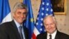 رابرت گیتس و اروه مورن، وزیران دفاع آمریکا و فرانسه بر لزوم اعمال تحریم های بیشتر علیه تهران تأکید کردند