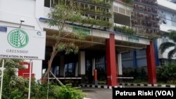 Terminal Intermoda Joyoboyo diklaim Pemkot Surabaya sebagai green terminal pertama di Indonesia, dan sedang menantikan sertifikat greenship. (Foto: VOA/Petrus Riski)