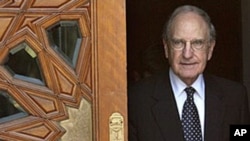 US Mideast envoy George Mitchell leaves following his meeting about Mideast peace talks with Egyptian Foreign Minister Ahmed Aboul Gheit in Cairo, 3 Oct. 2010