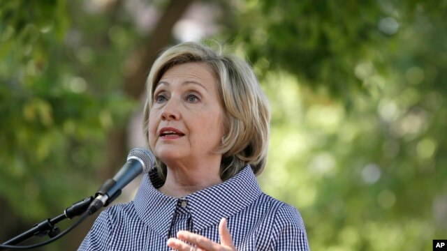 Hillary Clinton se inclinó a la izquierda del presidente Obama al hablar sobre cambio climático.